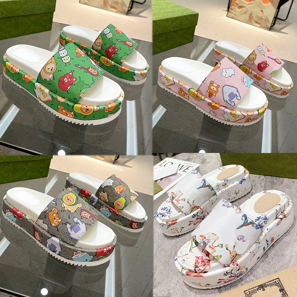 

Womens Flora slide sandal animal print rubber slide Mens designer platform sandals Animal or plant patterns on the upper highlight the design beach slippers, Shipping supplement