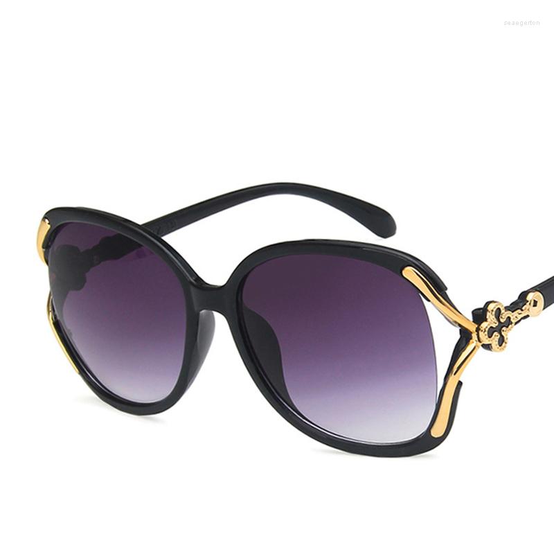 

Sunglasses Four-Leaf Clover 2023 Retro Hollow Men And Women Fashion Big Glasses Street Shoot Wild
