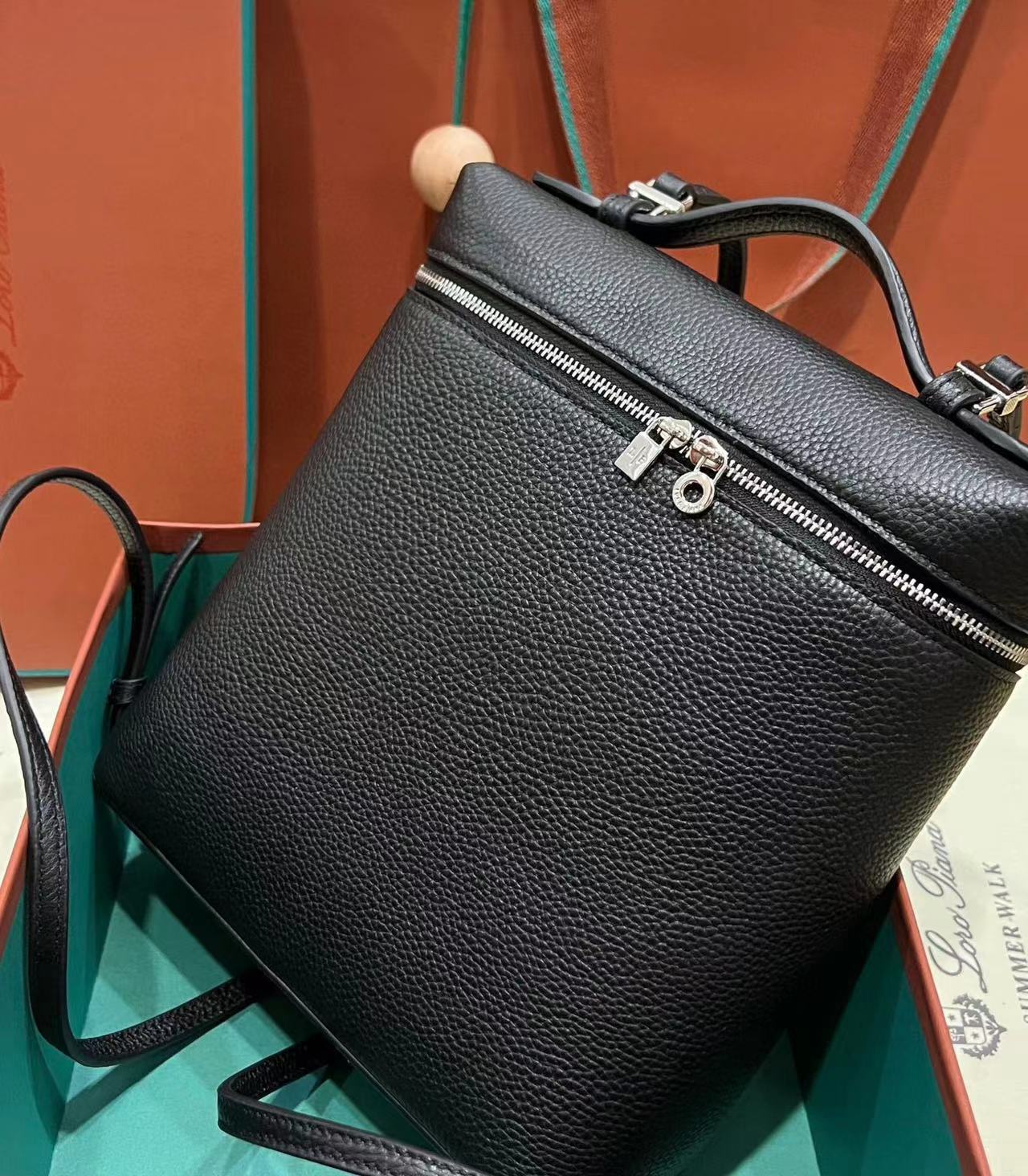 

IP bags Extra Pocket Handbag hight quailty designer handbags e loulou man wallet work Saddl bags d purse large baby shoulder bag purses crossbody leather D top bag, White
