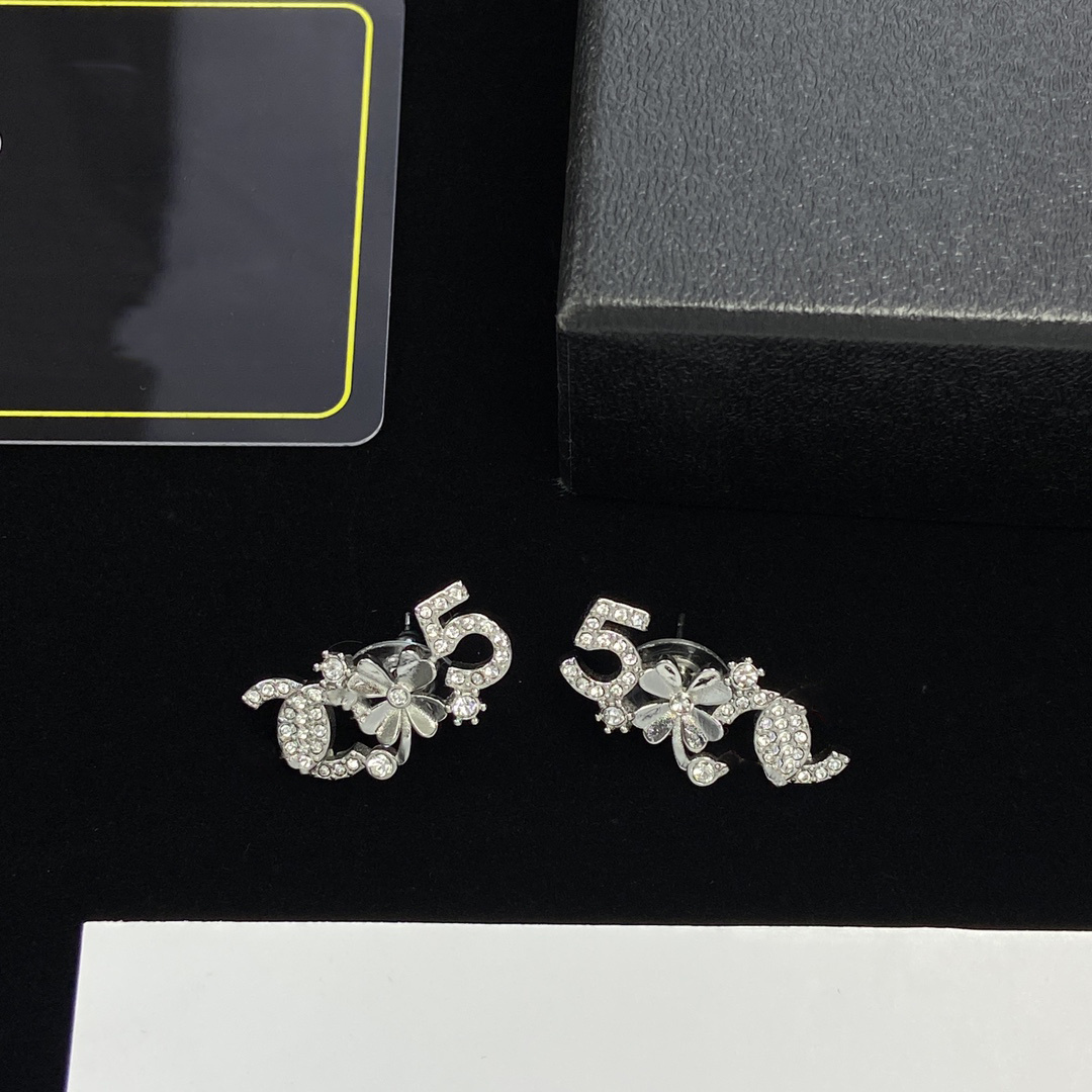 

Designer C Earring Luxury Stud Earing Letter CCity Fashion Brand Women Jewelry Metal Crystal Pearl Gold Earrings cjeweler Woman Gift orecchini 56erer