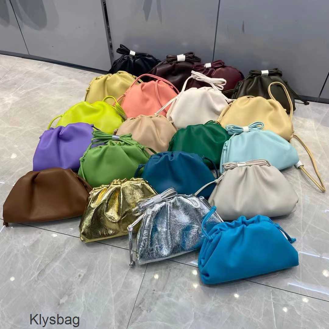 

Mini Bags Women 2023 Designer Bottegas Bag Venetas Pouch Pillow Cloud Leather Women's Solid Color Trend Single Shoulder Messenger Handbag, Orange