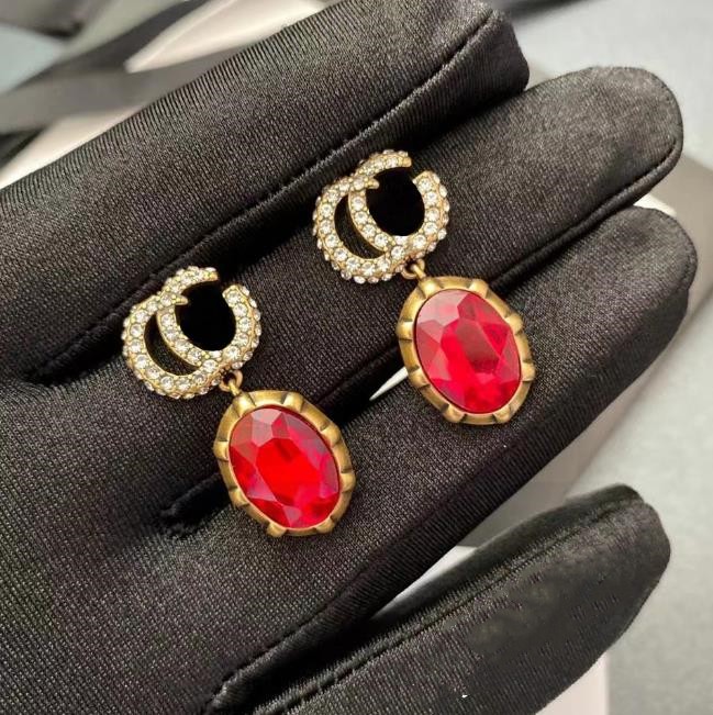 

18K Gold Plated Stainless Steel Stud Earrings Fashion Womens Geometric Brand Desigenr Letter Crystal Rhinestone Pearl Earring Womens Wedding Jewelry Gifts