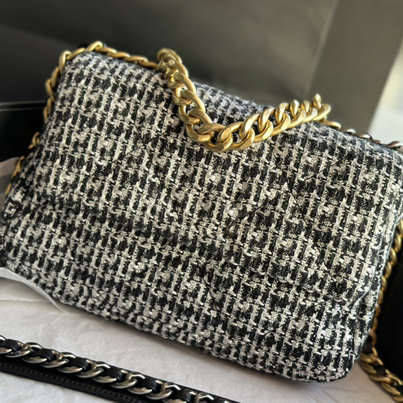 

Designer Flap Bag Luxury Chain Bag Handbag 26CM High Imitation Crossbody Bags With Box ZC172