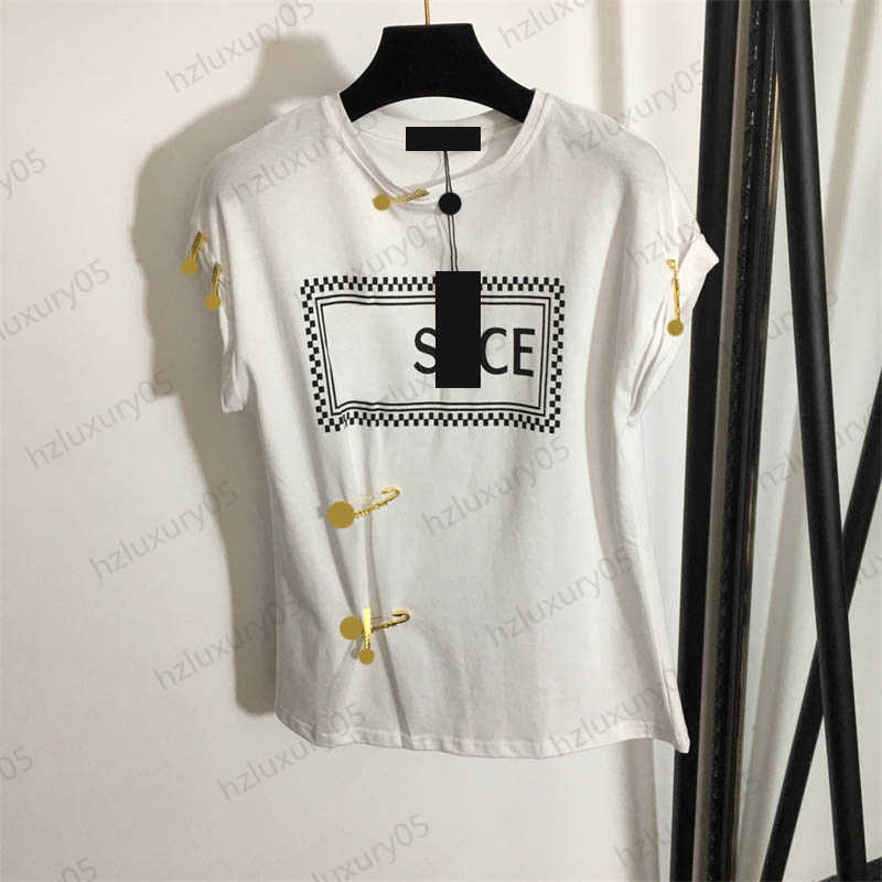 

Fashion T Shirt Brand Classic Logo Printed Decorative Crewneck Pullover T Shirts Metal Custom Pin Kink Bare Waist Design Short Sleeves Tops 2 Colors Clothes Women