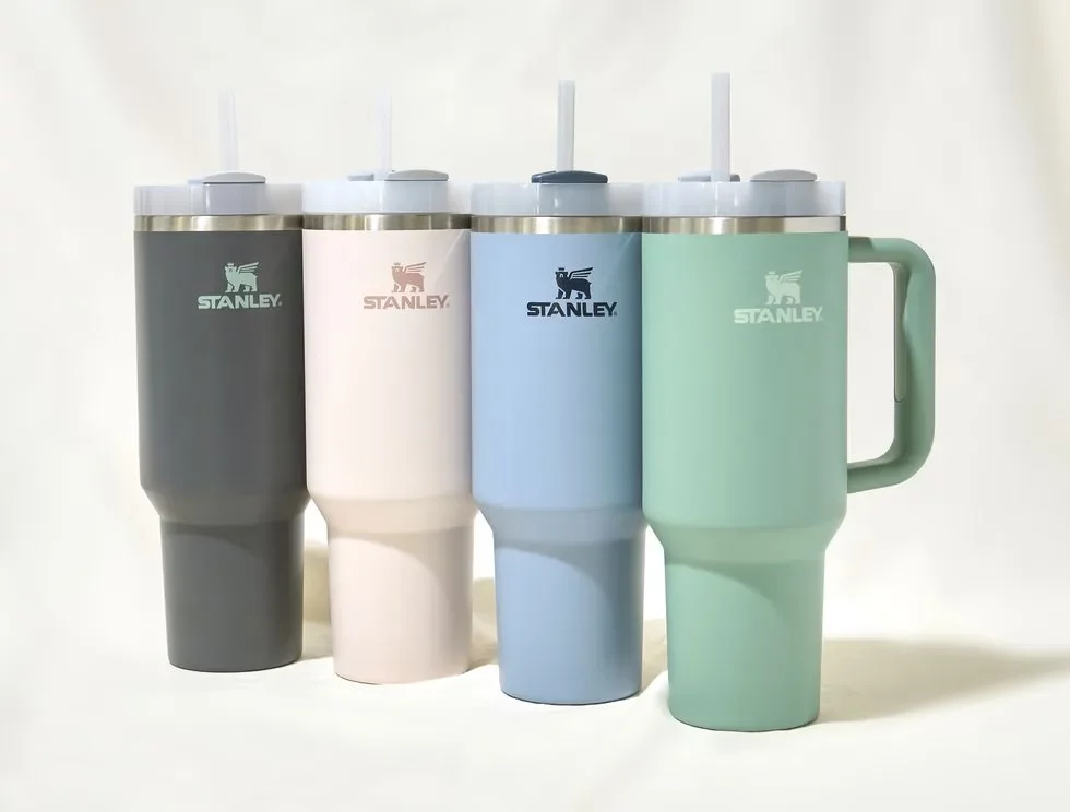 

wholesale STANLEY Quencher H2.0 40oz Stainless Steel Tumblers Cups With Silicone Handle Lid and Straw 2nd Generation Car Mugs Vacuum Insulated Water Bottles 1pc, Multi-color