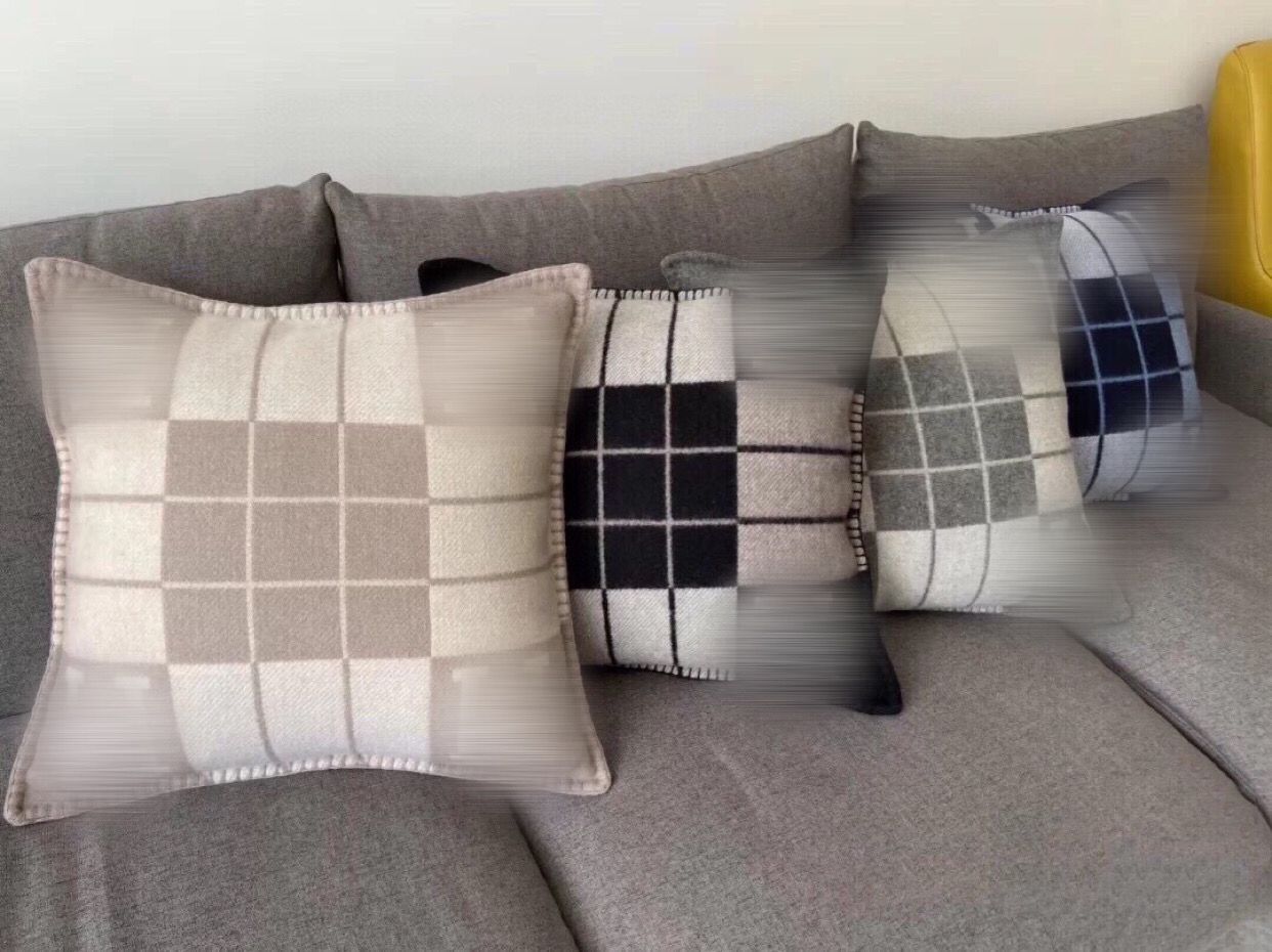 

Luxury pillow case designer Signage Cushion cover top quality real cashmere and wool fabric check stripe pattern 5 colors available size 45*45cm for home decoration