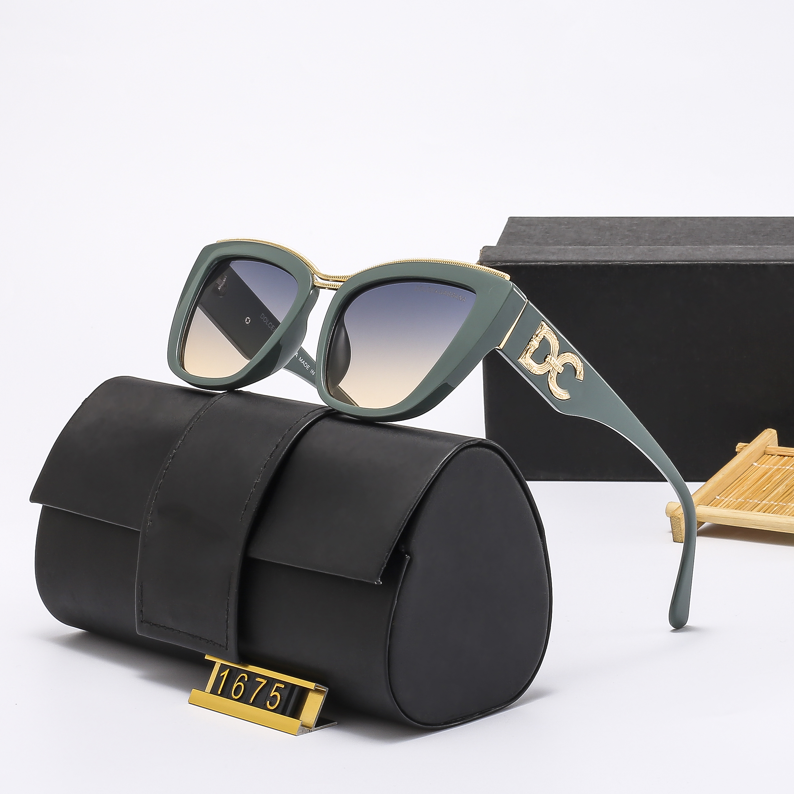 

Sunglasses New Sunglasses Trend Retro Men's and Women's Designers Large Frame Sunglasses Metal Dg Tourist Street Photo Anti glare UV400 Glasses