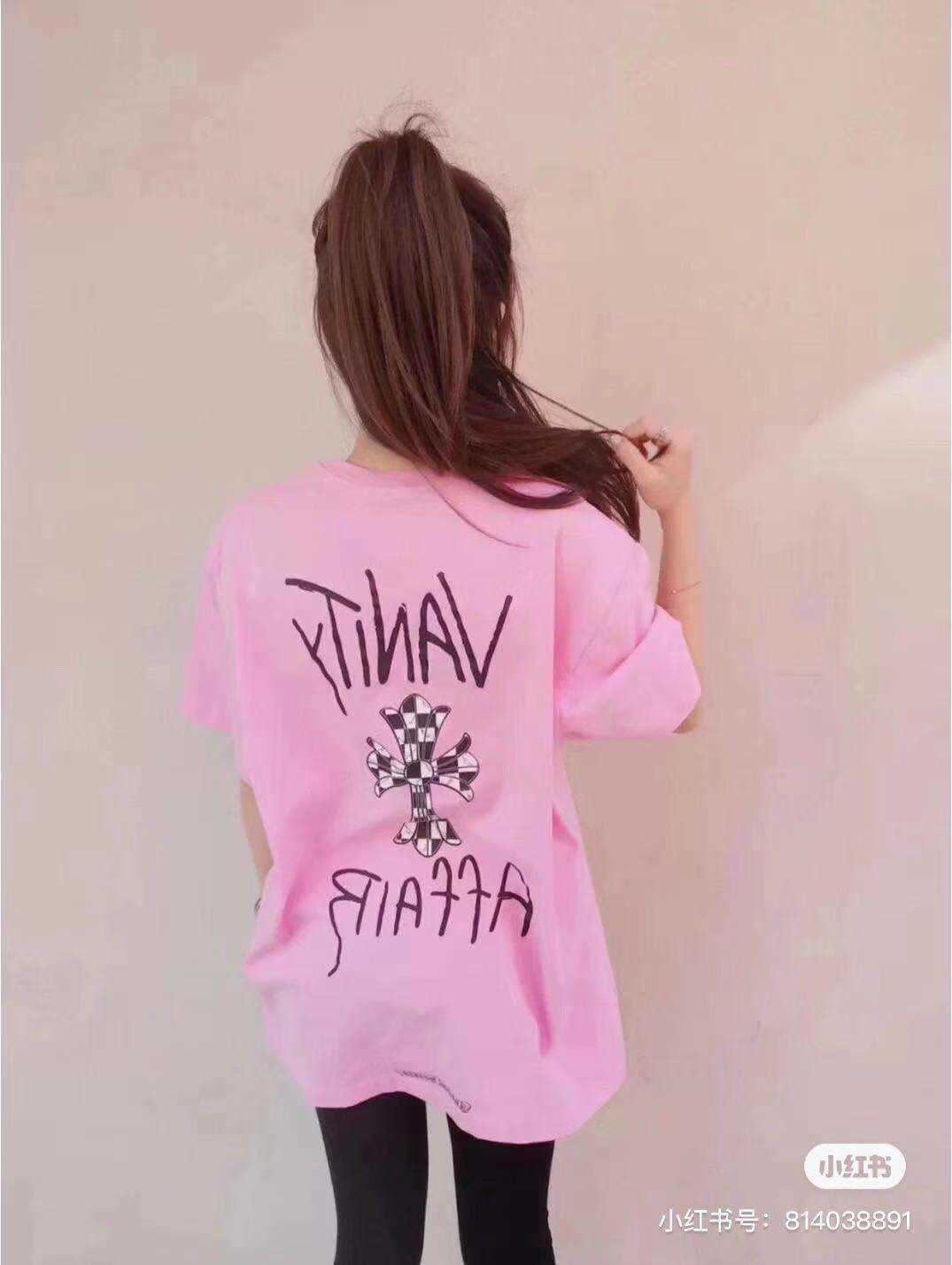 

Designer clothing CH Tees Fashion Tshirt 2023Chromes HeartCH New Horseshoe Cross Chrysanthemum Pink T-Shirt Sanskrit Men's Women's Short Sleeve Chromes, White