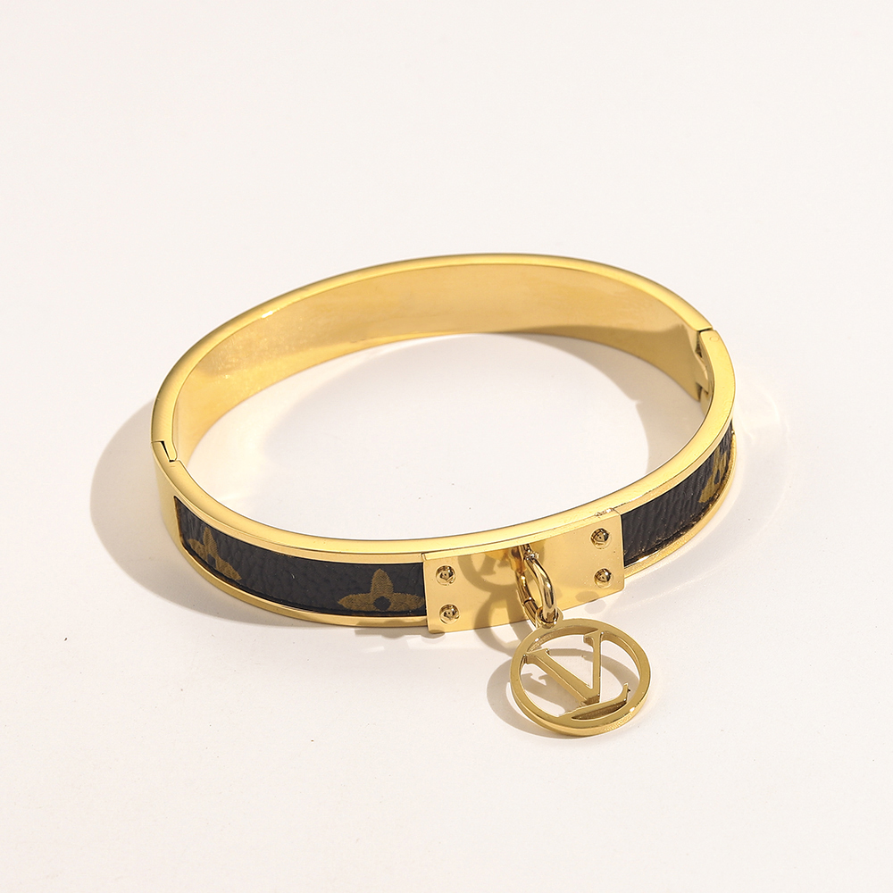 

18K Gold Love Cuff Bangle 2023 New Jewelry Women's Gift Letter Bracelet Fashion Wedding Party Small Wrist Bracelet Classic Jewelry Wholesale