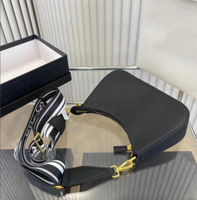 2024 Blast 10A Sac de maquillage fourre-tout en cuir de veau de qualité Designer Triangle Fourre-tout pour femme Sac à bandoulière demi-lune pour