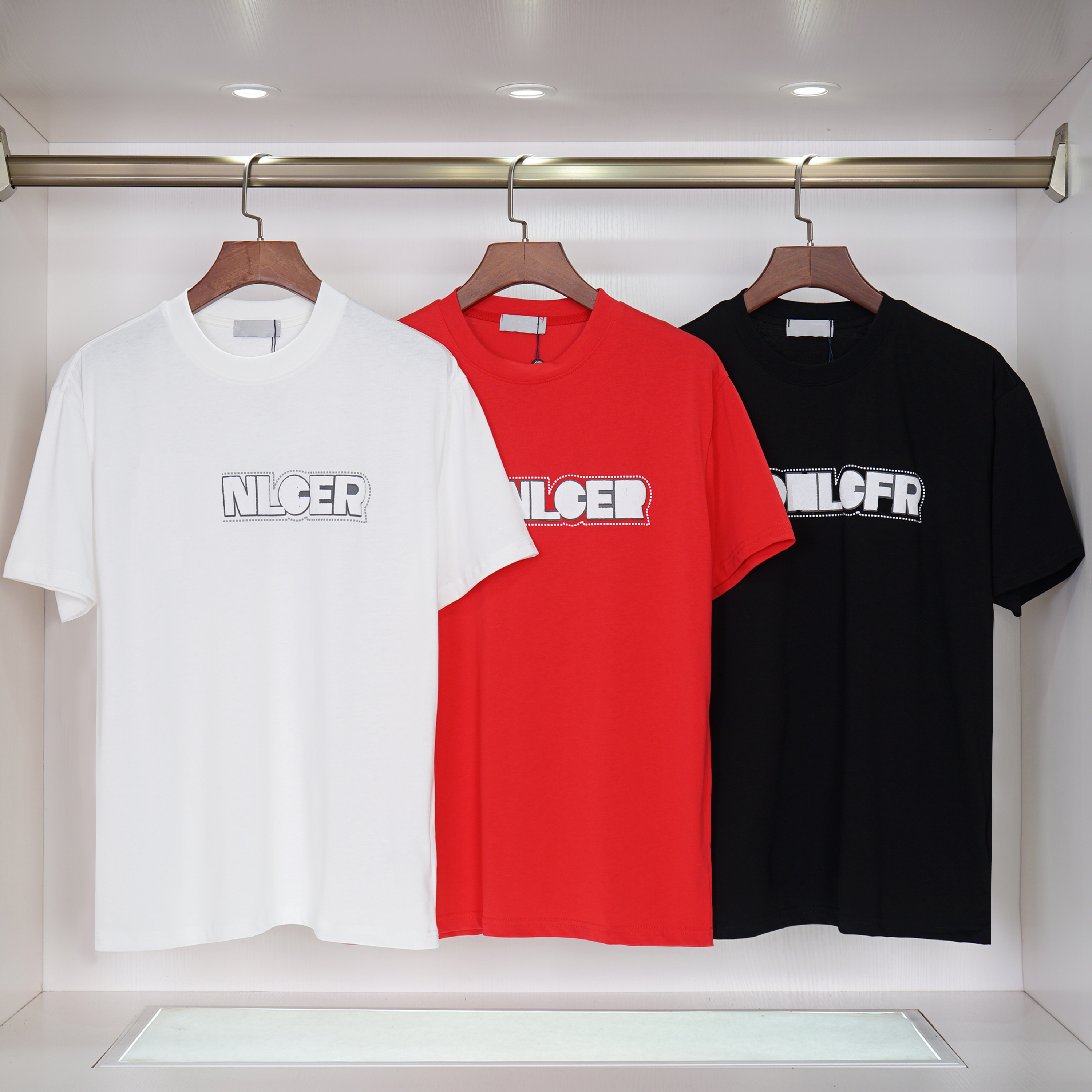 

Mens Designer T Shirt Friends Letter Print Tees Big V Men Women Short Sleeve Hip Hop Style Black White Red T-shirts Tees Size