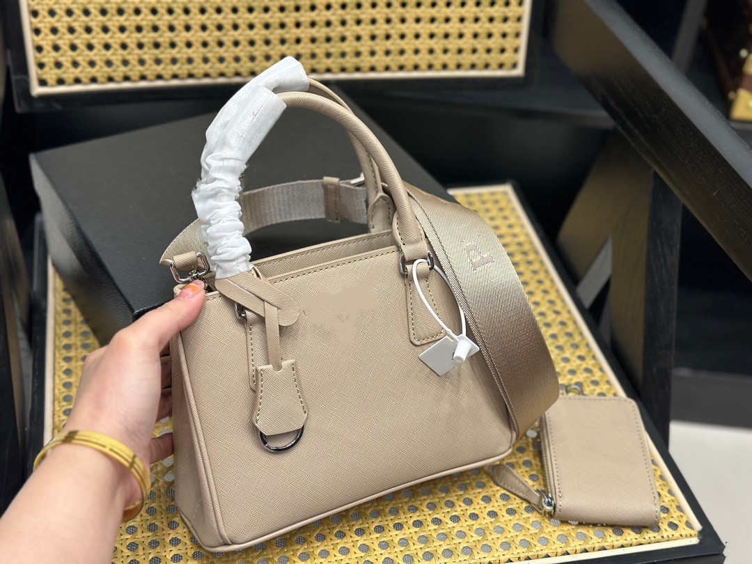 

Designer Handbags Women Saffiano Leather Totes Bag Fashion Triangle Hardware Letters Shoulder Bags Nylon Lining Removable Leathers Keychain Zipper Pockets, Khaki