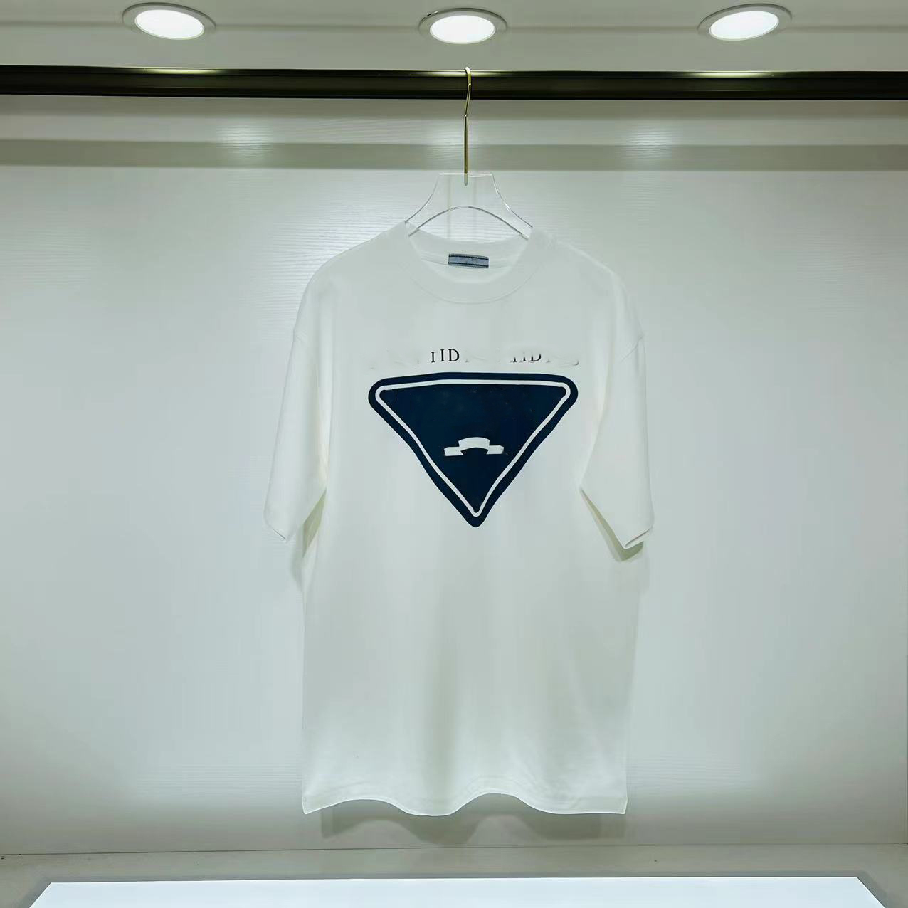 

Luxury Designer Mens T Shirts Soft Cotton Coachs Short Prad Sleeves Men T Shirts Anti Wrinkle Fashion Casual Mens Clothing