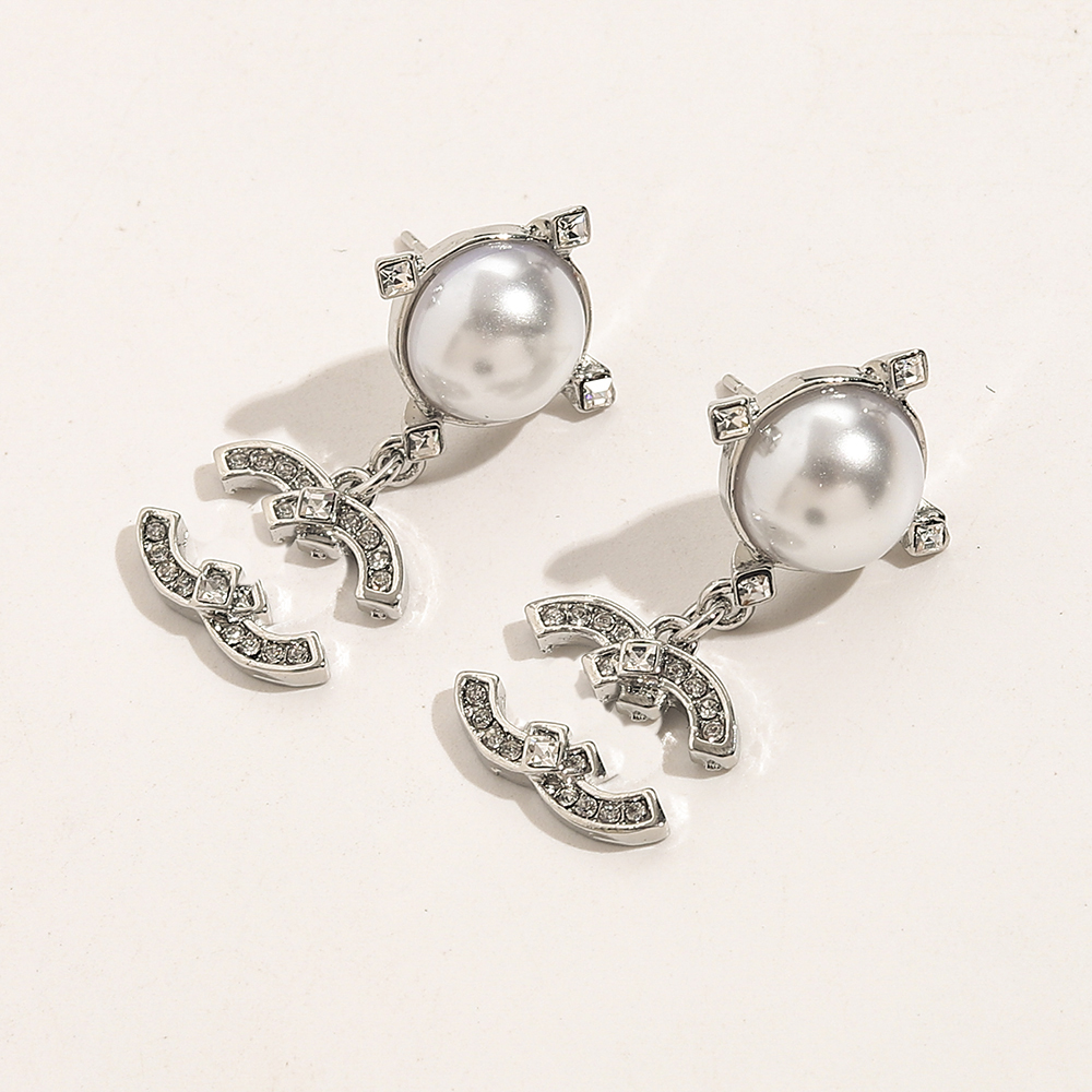 

Charm Pearl Dangle Earrings Design for Women Study Earrings Luxury Family Gifts Love Jewelry New Designer Earrings Stainless Steel Wedding Jewelry Wholesale