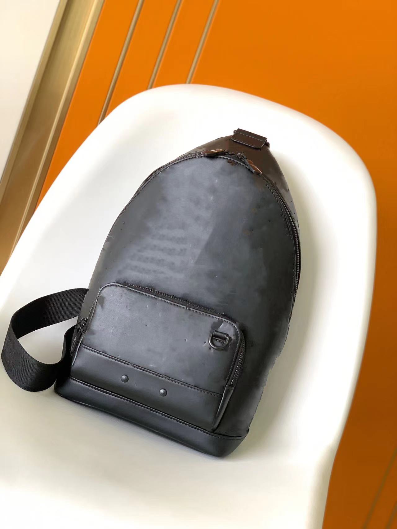 2023 Shoulder Bag Trimmed fabric lining with silver metal pieces adjustable leather shoulder straps handle zipper closure outer zipper compartmen-image-939259184