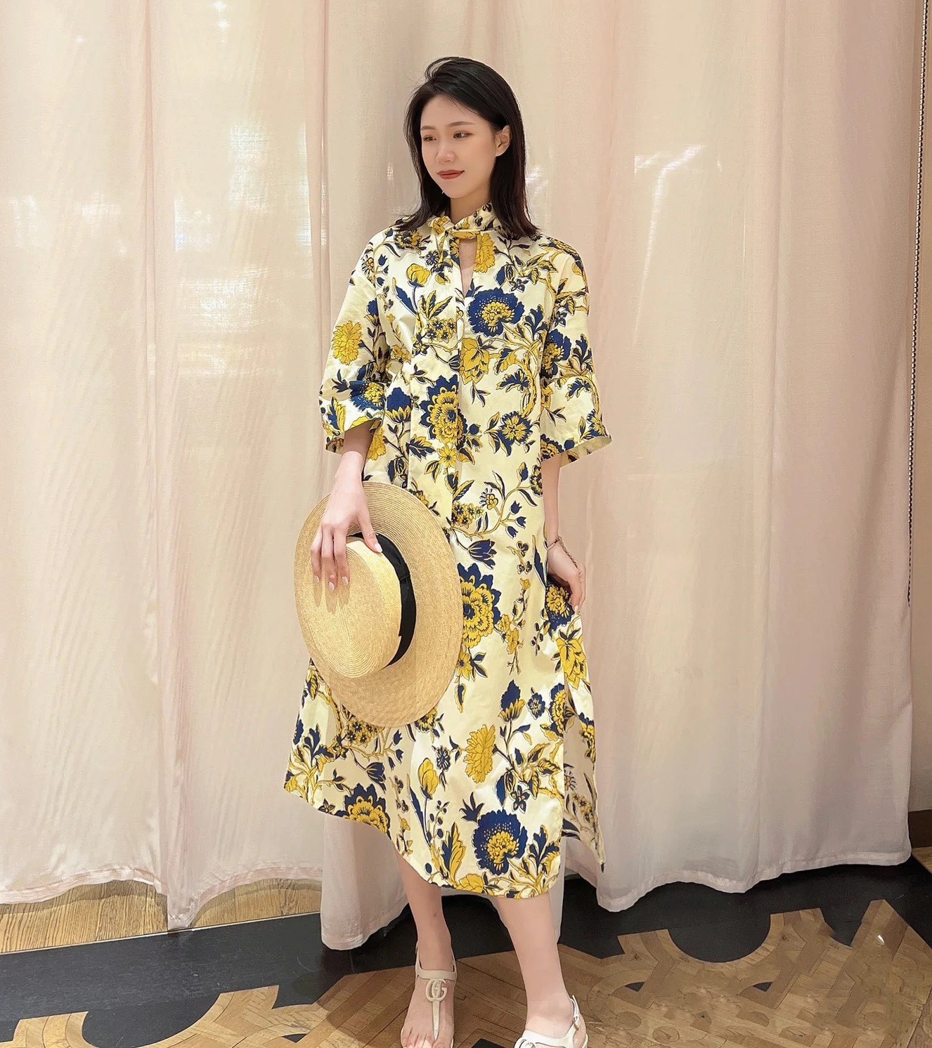 

Runway Dresses European fashion designer designs a new style of elegant ribbon dress for spring and summer, Multi