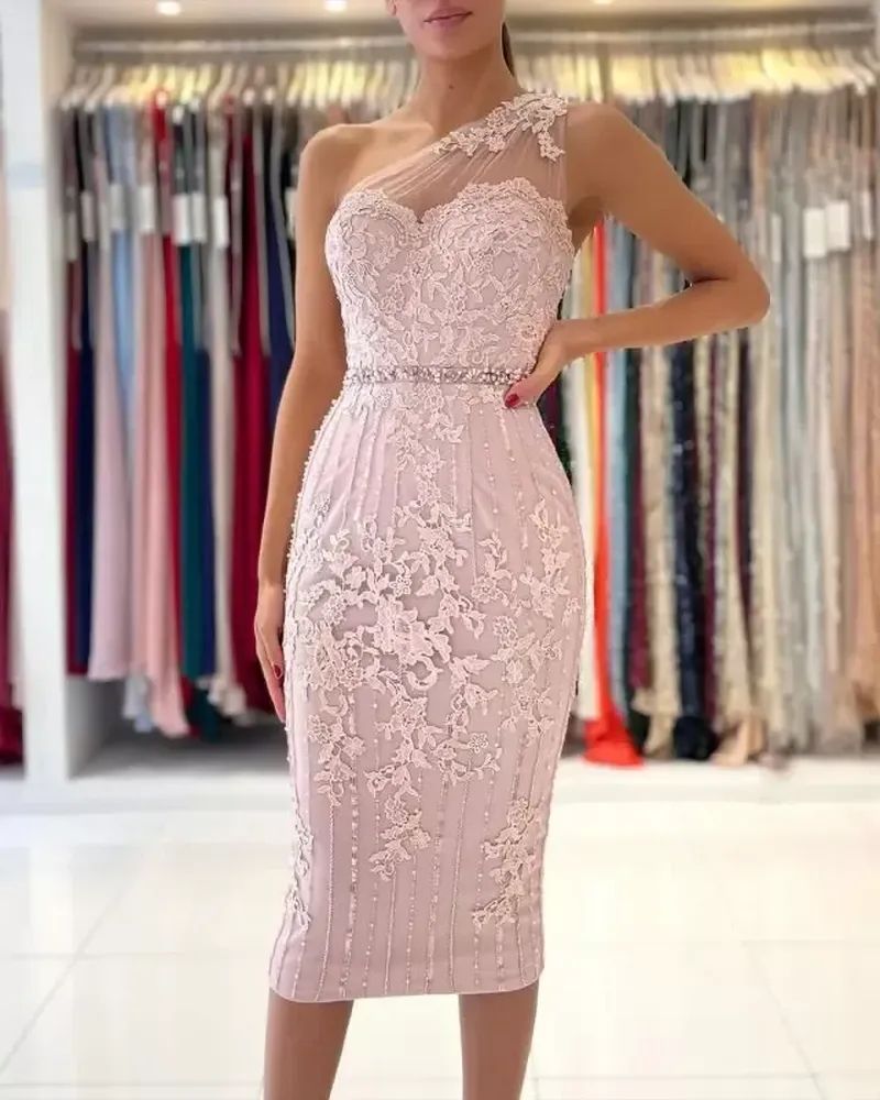 

2023 Sexy Mermaid Cocktail Dresses Pink One Shoulder Short Lace Appliques Crystal Beaded Sheath Back Split Plus Size Graduation Formal Party Homecoming Gowns, Sage