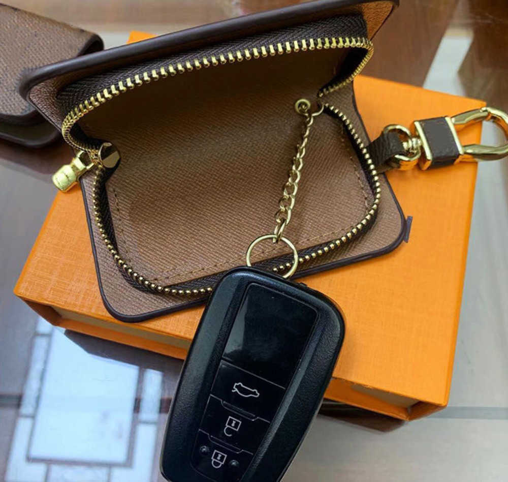 

Keychains Lanyards Fashion Car keychain Designer Luxury Leather Keychains Buckle for Women Men Bags Pendant Accessories Handmade key rings Four Styles