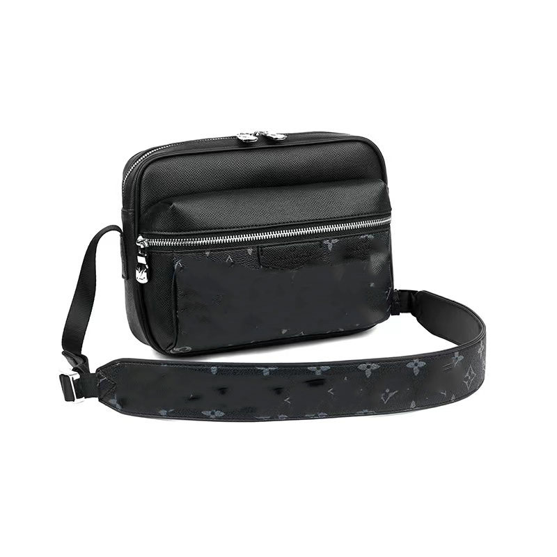 

A versatile shoulder bag for men's bags in classic fashion, Black1