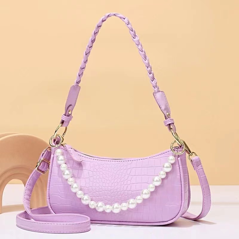 

Handbag Saddles bag with Strap Designer Bag backpacks Tote Wallet magnetic Metal pendant Purses Top 5A Shoulder bags Womens Crossbody Handbags 2023 news 02, Red