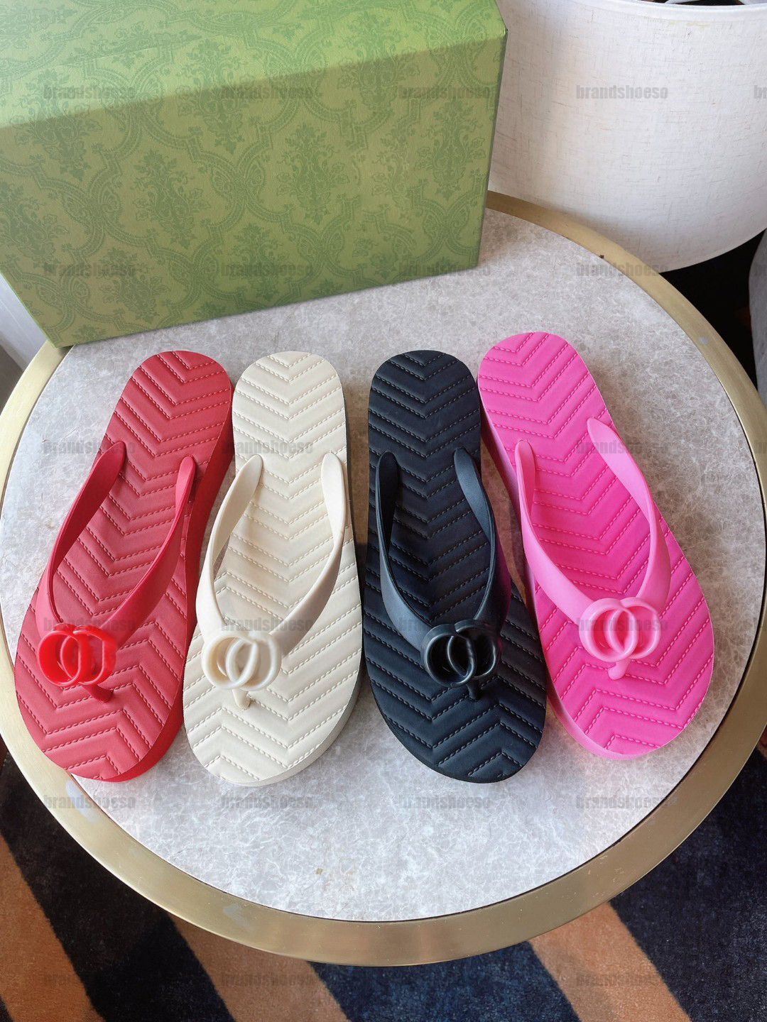 

Slippers for women men catwalk summer beach slippers can not be without a pair of flip-flops Beach slippers Sizes 35-42