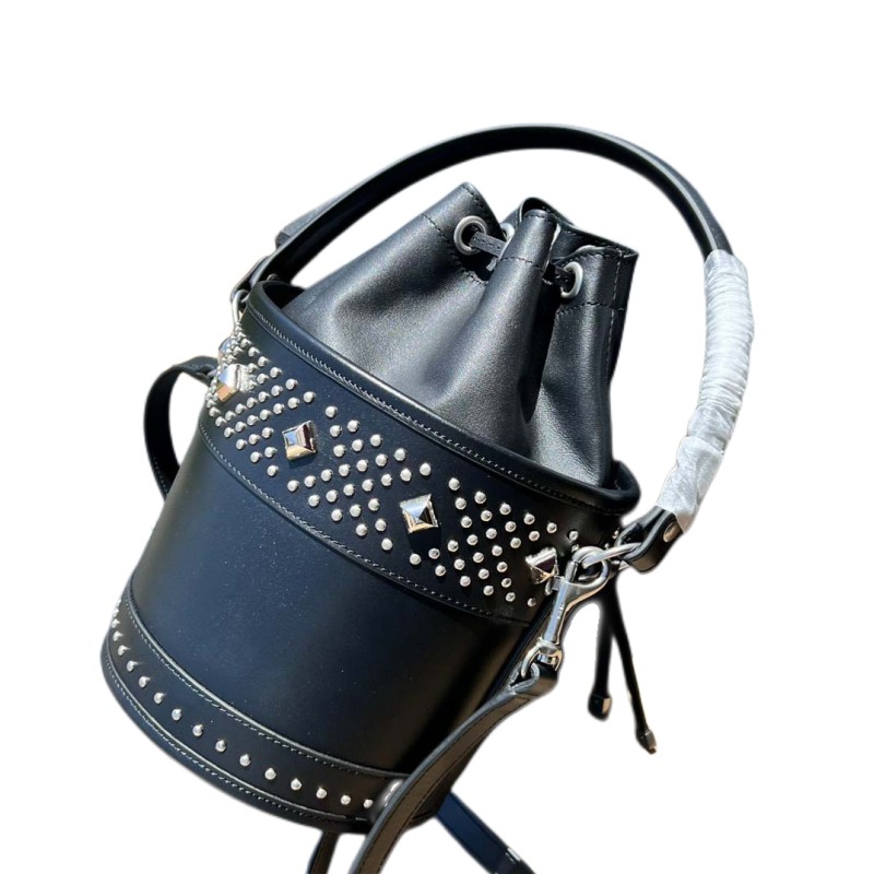 

luxurys Women Chain Crossbody Bags Designers Shoulder Bags Classic solid drawstring bucket bag Clutch Bags Women Bags Shoulder Bags Versatile and stylish, Black1