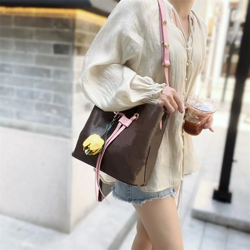 

7A Luxurys Bag Parts key case Handbags hook airpods cases earphone designer bags hanger Accessories mini Satchel clutch bag women handbag composite lady shoulder