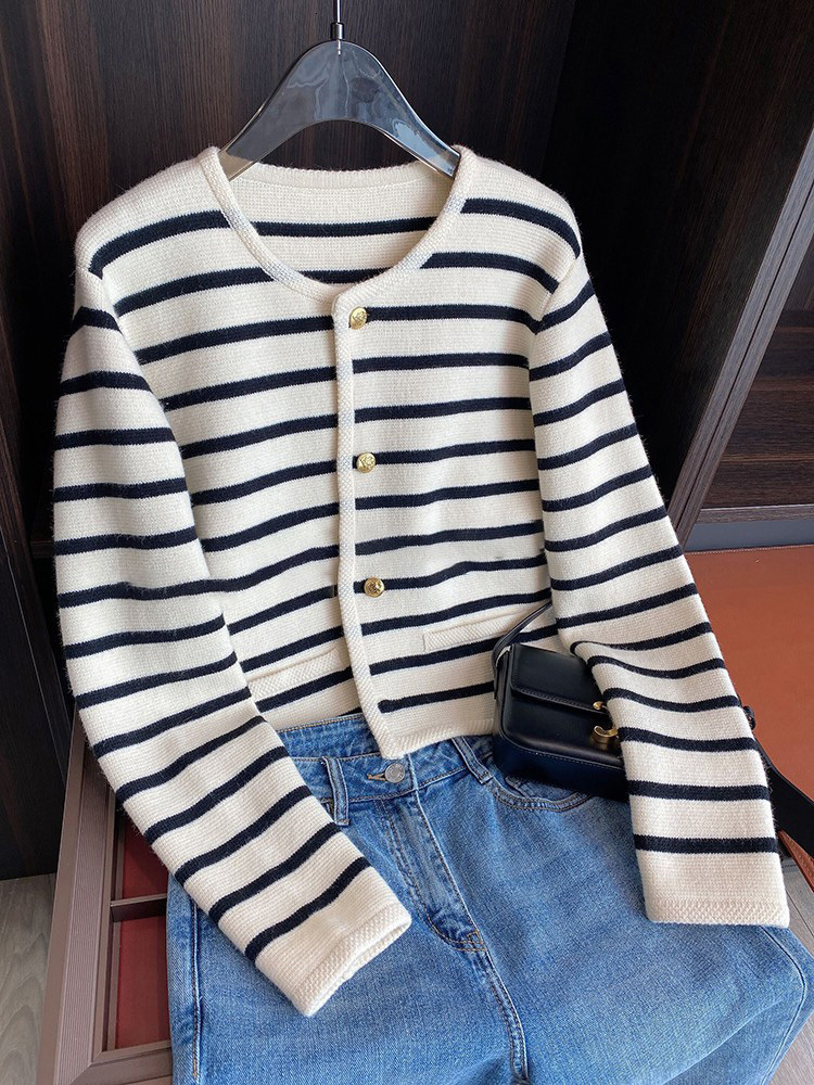 Women's Knits Tees Korean Fashion Sweater Cardigan White Black Striped Knitted Sweater Women Short Cardigan Long Sleeve Cardigan Female Winter