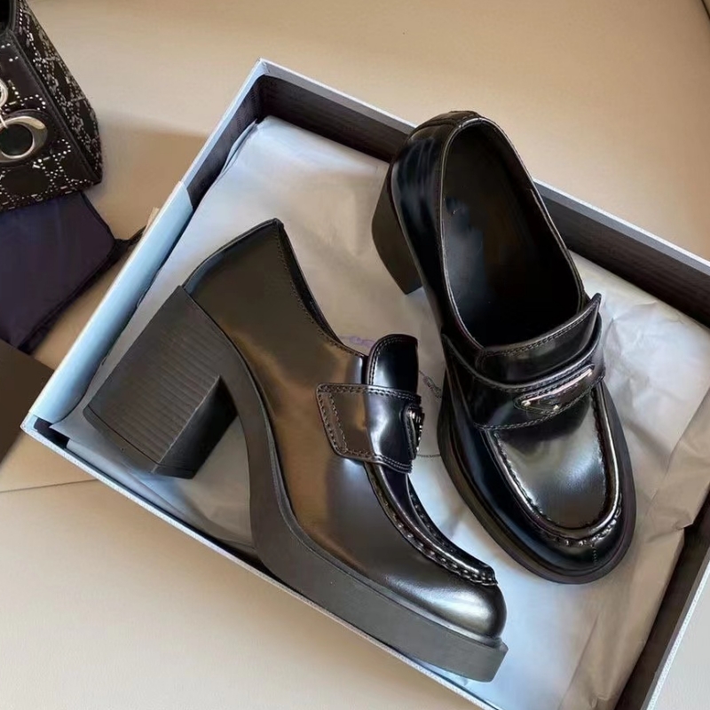 

Triangle logo womens shoes designer casual overall black leather shoe add platform high heels classic patent light Loafers formal women shoes
