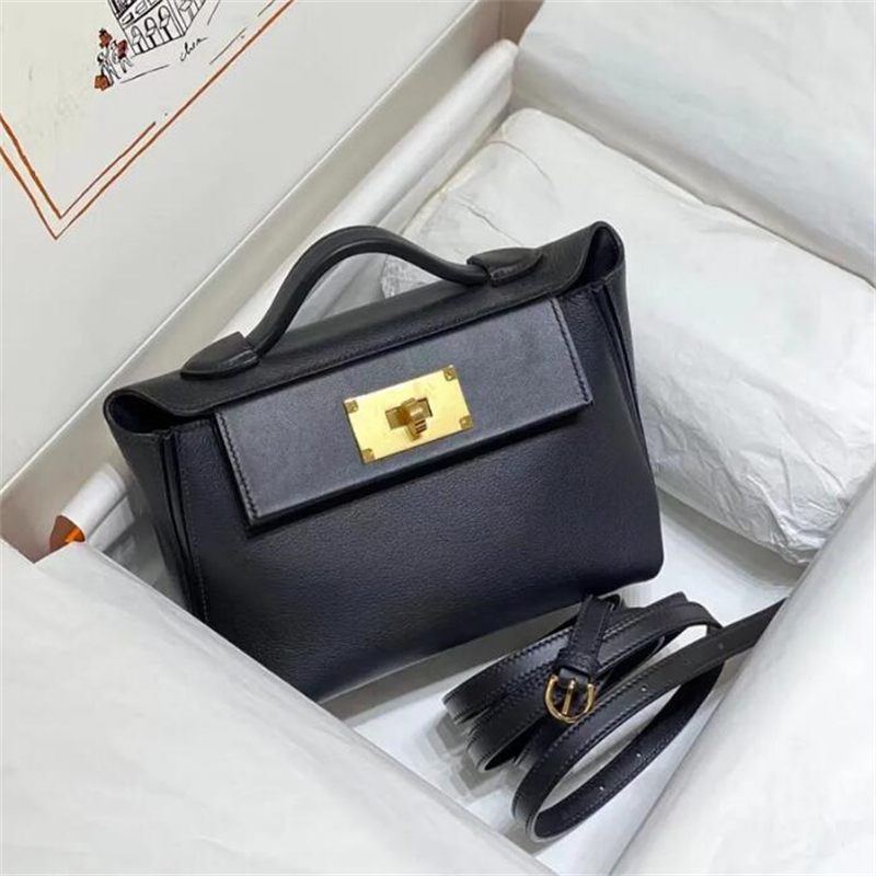 

2023 Designer bag Crossbody Bags the tote bag Chain Shoulder Women Handbag Purse Coussin pouch Wide straps embossing Fashion letters Removable straps 21cm, White