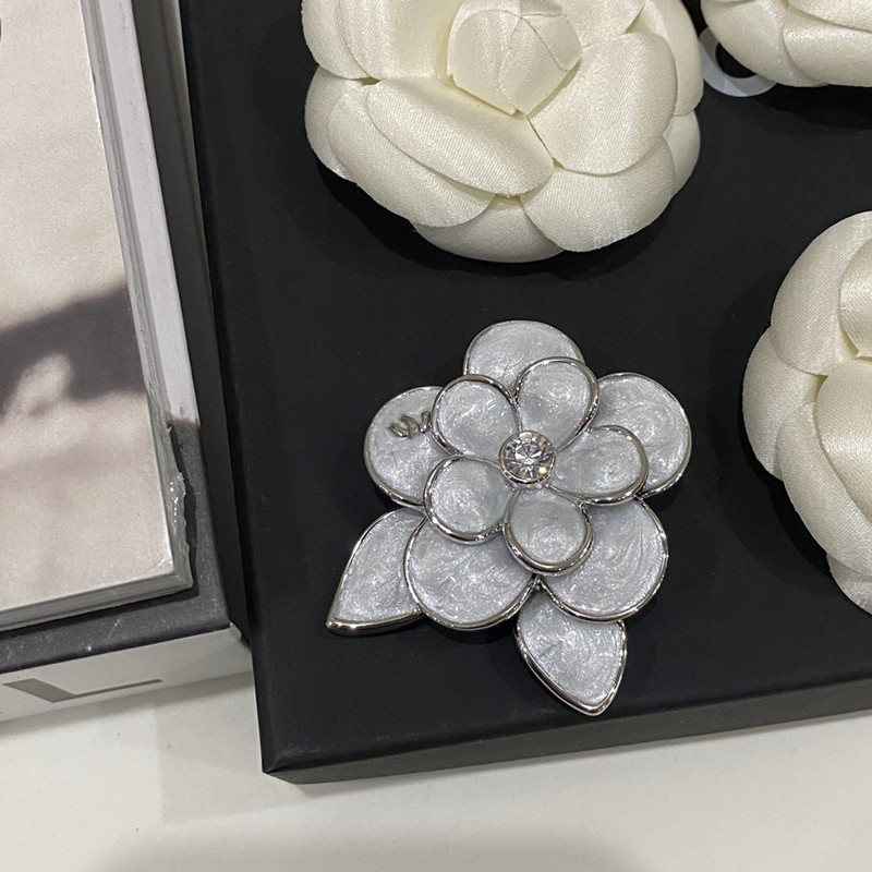 

With BOX 2022 Korea Retro Camellia Designers Brooches 5CM Flower Pins Coat Jacket Hemming Accessories Female Quality Jewelry Brooch