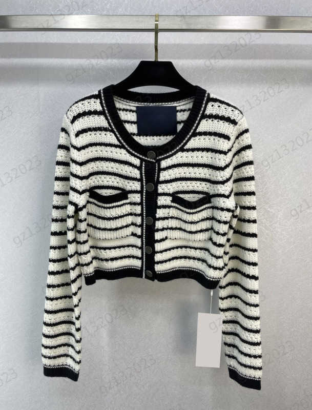 

Short Sweater Contrasting Color Striped Hollowed Out Design Crewneck Knitted Cardigans Single Row Buttons Long Sleeve Pockets Knitwear Personality Sweater 1970
