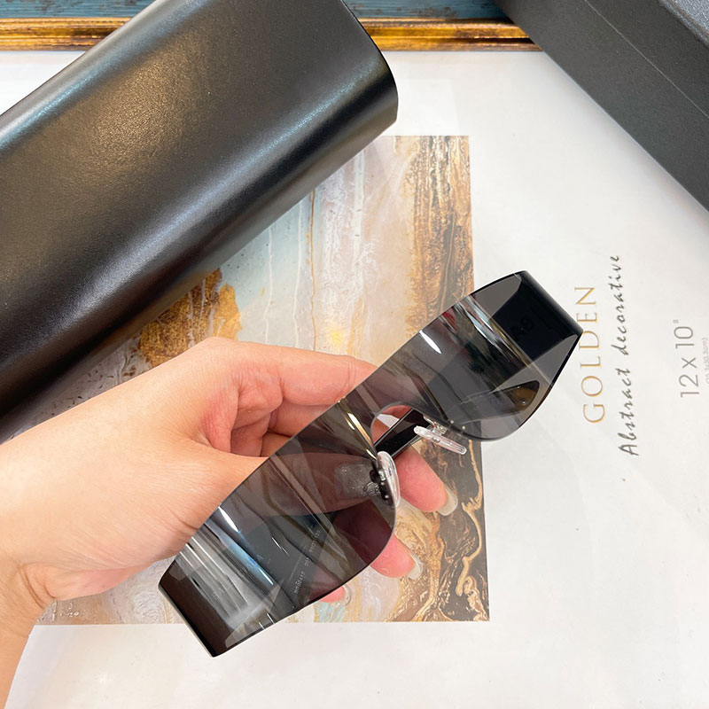 

Black sunglasses Designer for women men Technology sense style fashion fastrack sunglasses Integrated lens sacoche trapstar eyewear