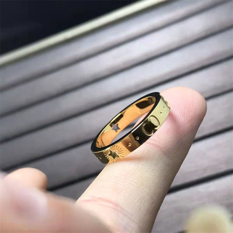 

Creative luxury ring for women jewelry designer rings exquisite couple popular ornaments classic ornaments star hollow lady engagement mens wedding rings
