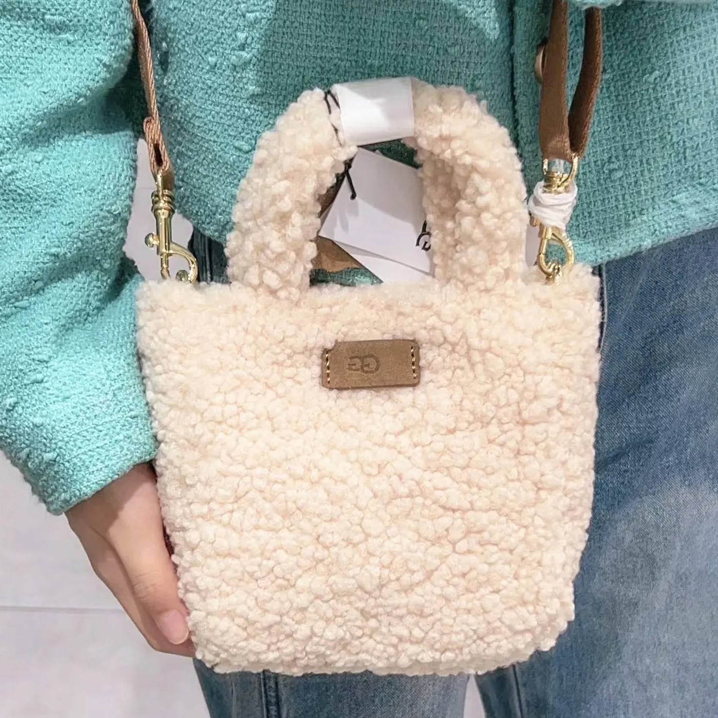 

New ugg MINI clutch hand bag Shoulder Luxurys Designer womens Fashion Totes Crossbody Wool fleece cute teddy bags mens luxury wallets pochette strap top handle soft, 1-green
