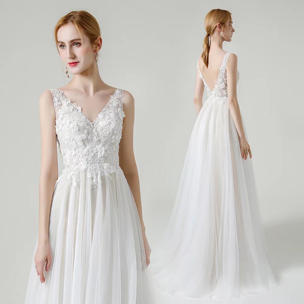 Robes de mariée A-ligne Spaghetti jupe à volants dos nu, plus la taille élégante jardin pays enfant en bas âge robes de mariée Liz Martinez plage