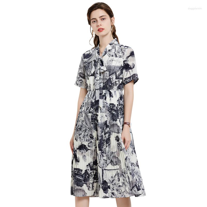 

Party Dresses Europe And The United States Women's Ink Printing Long Accept Waist Pleated Skirts Posed In Summer, Blue