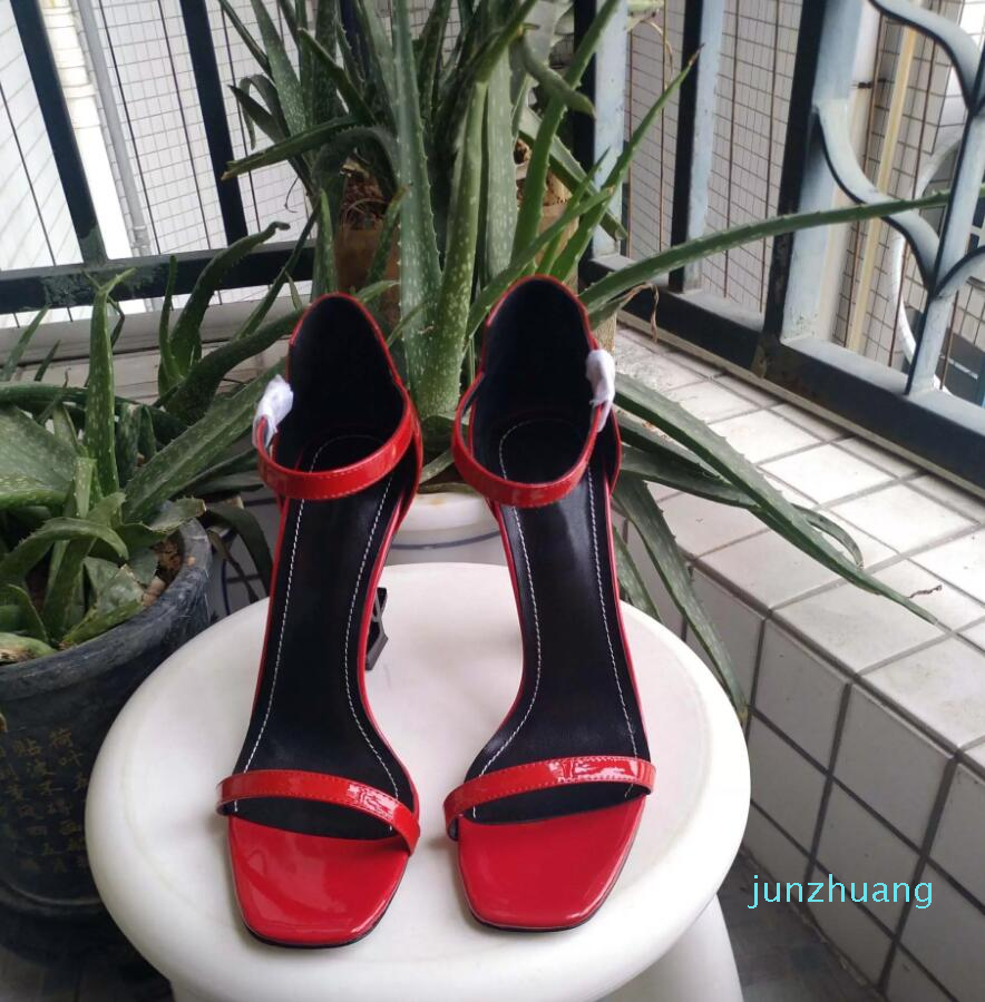 

2023 classic high-heeled sandals lady shoes catwalk buckle rubber outsole 615, Black gold heel