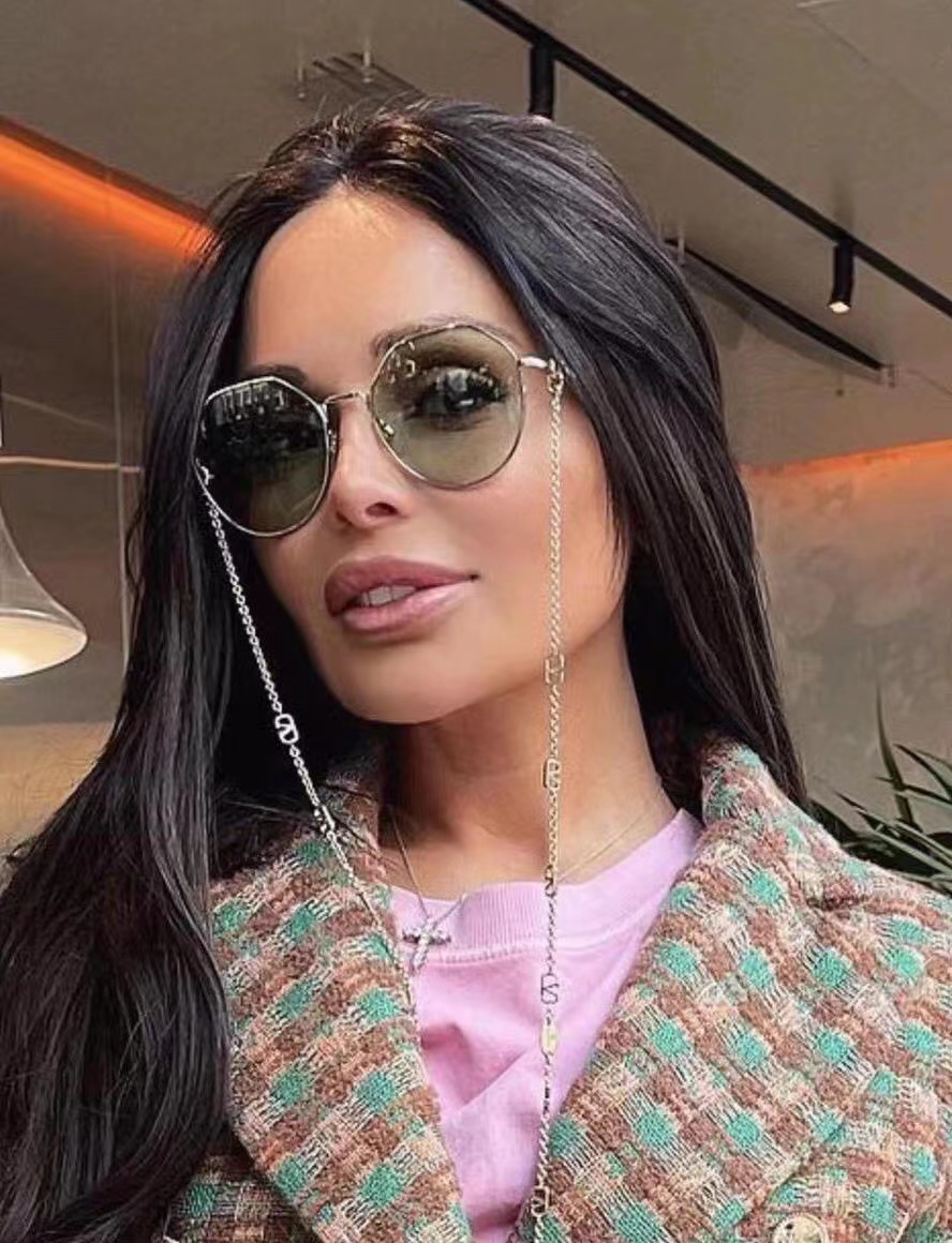 

Fashion fashion eyewear trend designer women sunglasses Summer Vintage metal round shape chain glasses Charming wild style UV Protection come with case