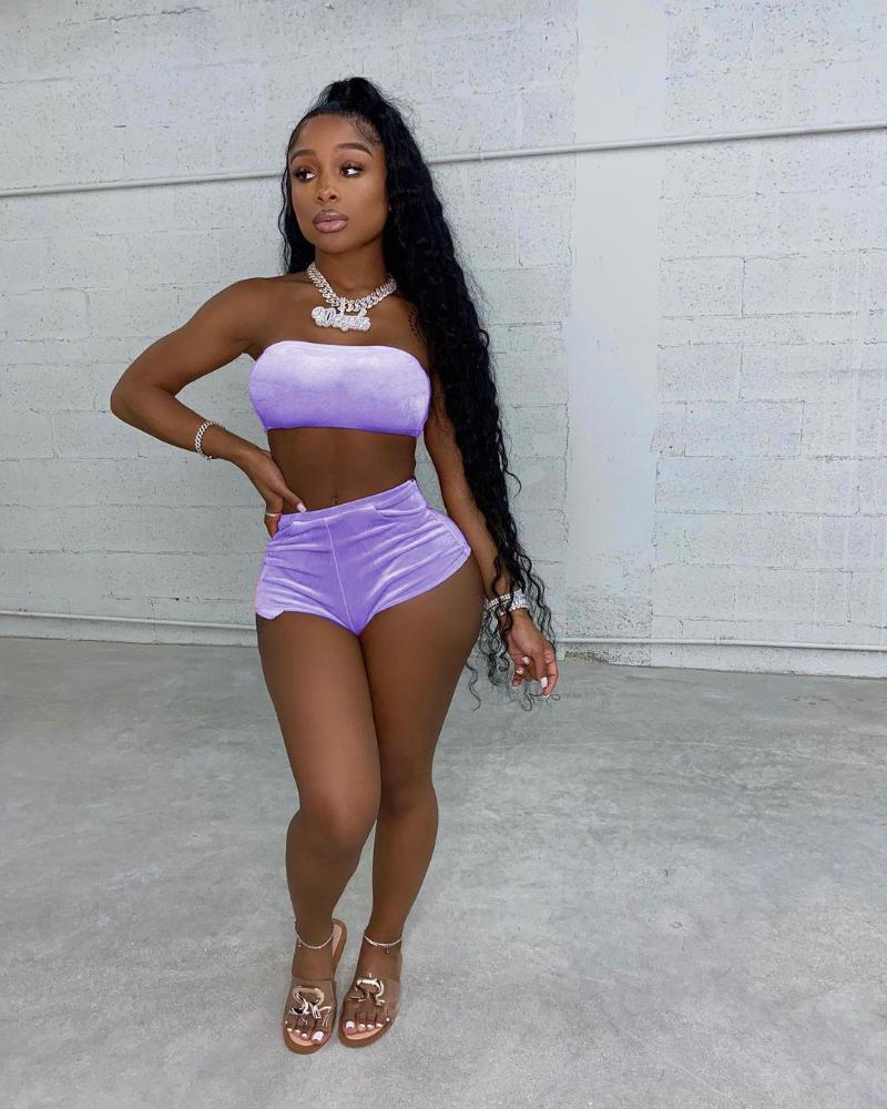 

Women' Tracksuits VAZN Summer 2023 European And American Women' Fashion Sexy Pure Color South Korean Plush Chest Shorts Set, Red