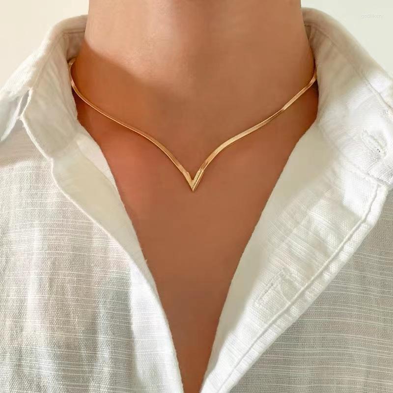 

Chains V-Shaped Flat Snake Chain Necklace Men And Women Personality Simple Clavicle Jewelry 2023 Apring