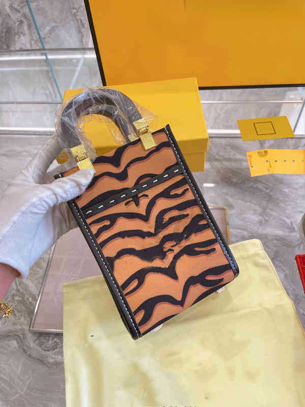 

Fbag Evening bag Shoulder Bags Women Handbag Designers Messenger Vintage Bag Leather Handbags Tote Embroidery Designer Amber Carrying Handle Crossbody Female, Blue