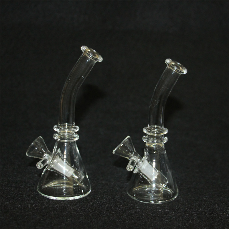 

hookahs 4 Inch Mini Triangle Glass Bong Water Pipes with 10mm Female Small Thick Pyrex Beaker Travel Bong Recycler Dab Rig for Smoking