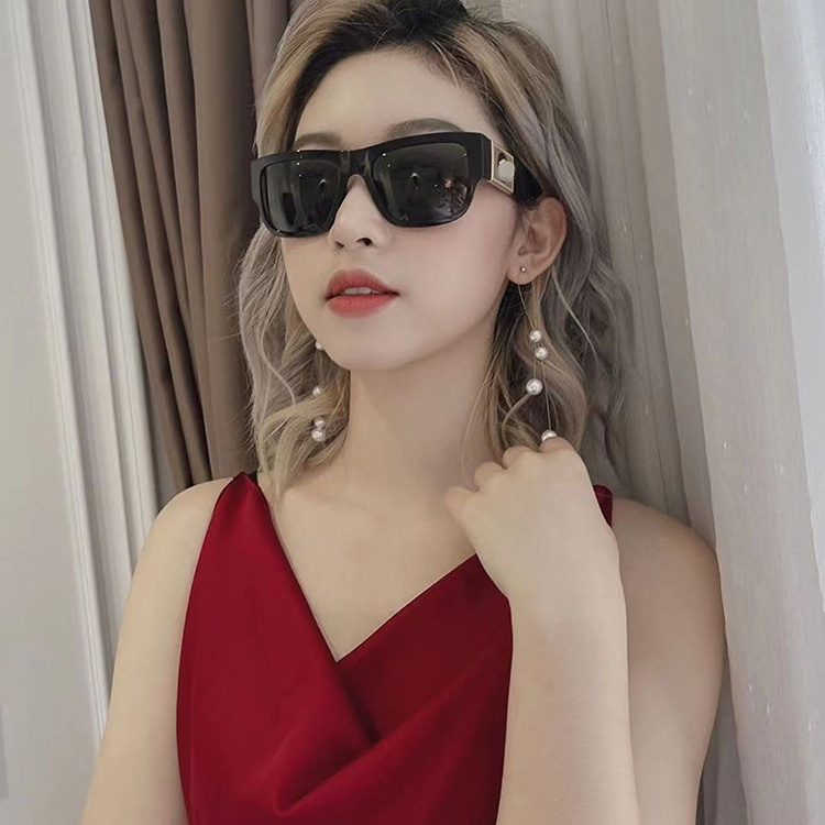 

Fashion Small Frame Square Sunglasses Men's and Women's Sunglasses Wholesale