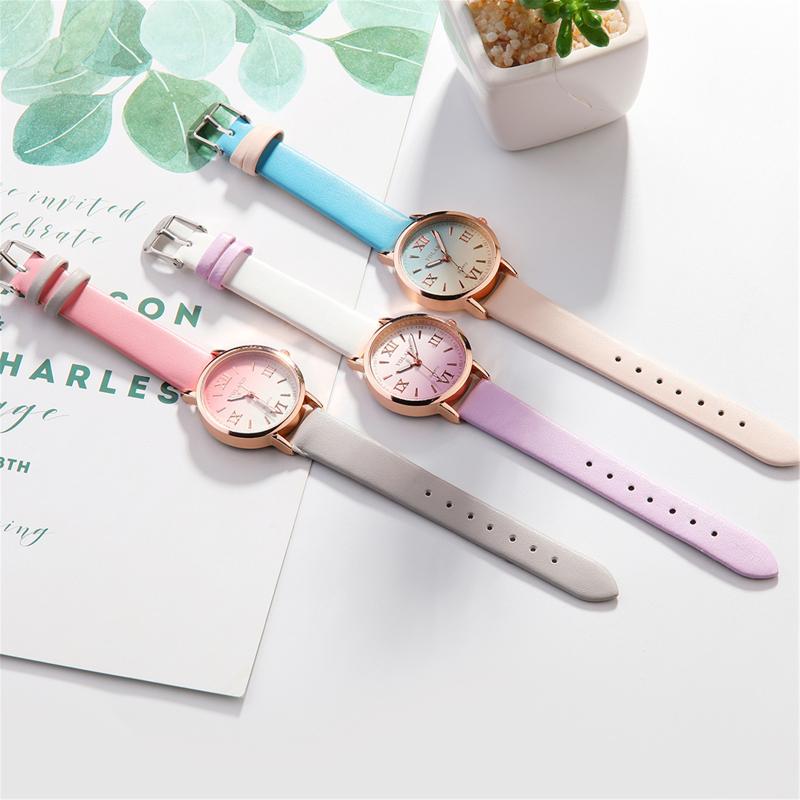 

Wristwatches Ladies Casual Fashion Quartz Watch Leather Strap Analog Gradient Color Personality, Red