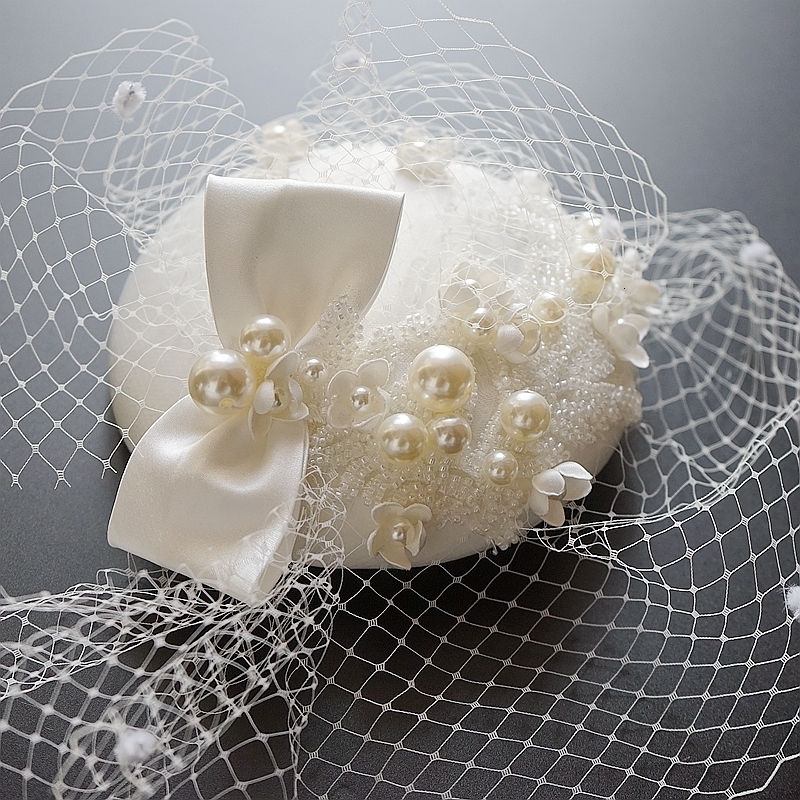 

Berets Luxury Pearl Bridal Headpiece Handmade Bride Veil Fascinator Wedding Hair Accessories Po Pillbox Hat Party Fedora Chic Beret 230202, White