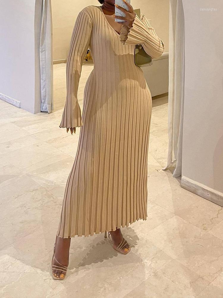 

Casual Dresses OMSJ Knitted Soft Female Elegant Long Dress Fall Winter Solid V Neck Sleeve Ribbed Pleated A-line Midi Sweater, Black