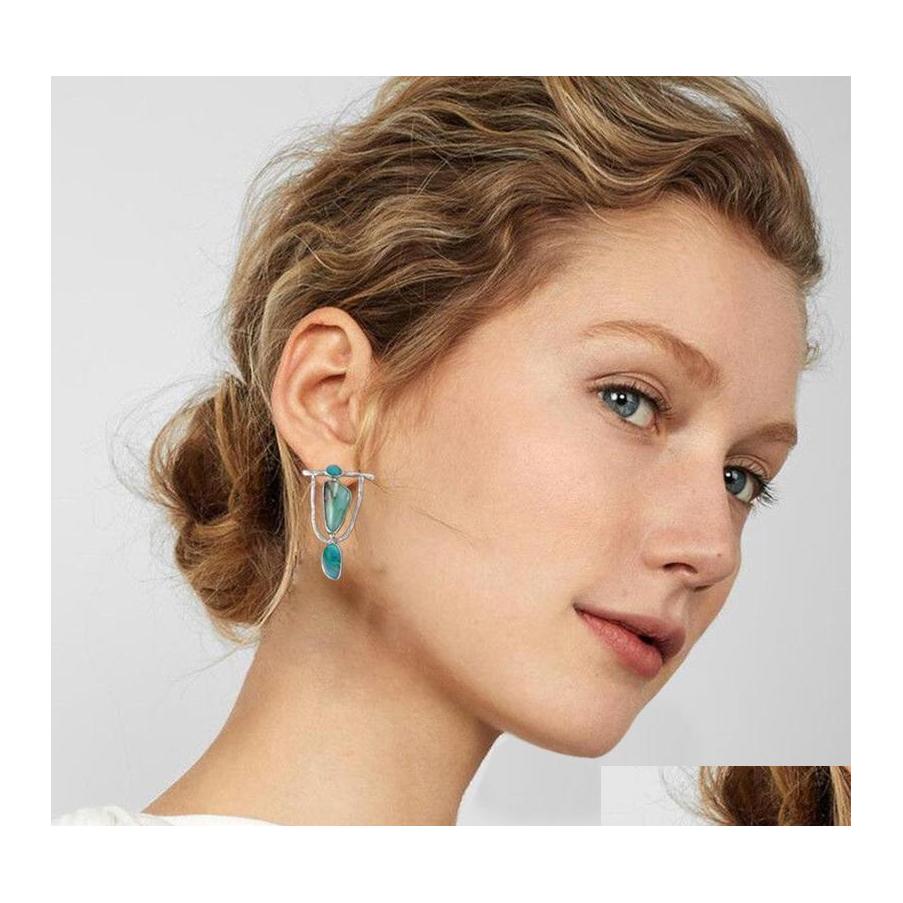 

Dangle Chandelier Fashion Vintage Ethinic Green Resin Stone Drop Earrings For Women Sier Color Natural Bohemian Earring Wholesale Ot0Dz