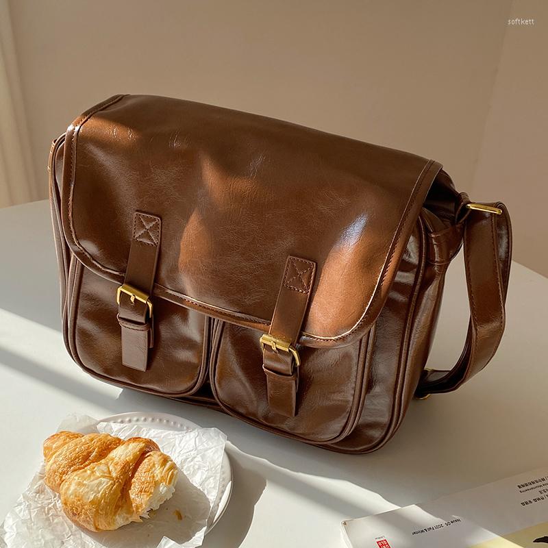 

Evening Bags The Fall/Winter 2023 Preppy Wax Leather Large Capacity Shoulder Bag With