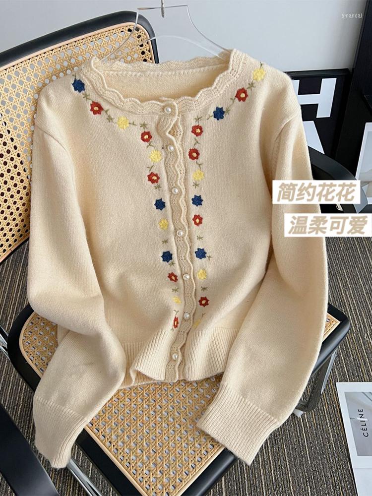 

Women's Knits Retro Contrast Color Floral Embroidery Women Knitwear Autumn Pearl Button Sweet Cute Style O-neck Sweater Vintage Female Chic, Black